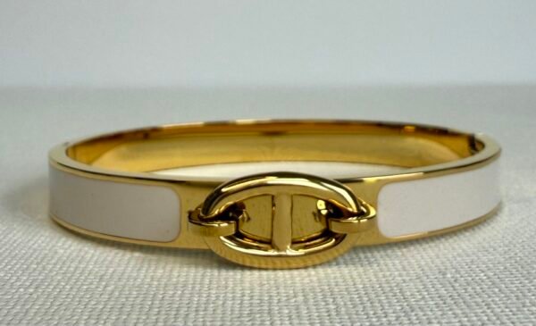 Gold & Pearlescent cream Knot Bangle