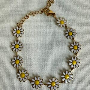 Gold Daisy Bracelet
