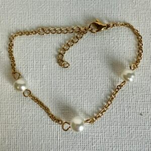 Gold & Pearl bracelet