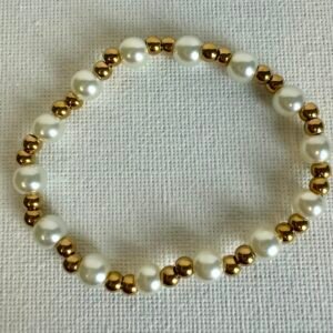 Gold & pearl bracelet
