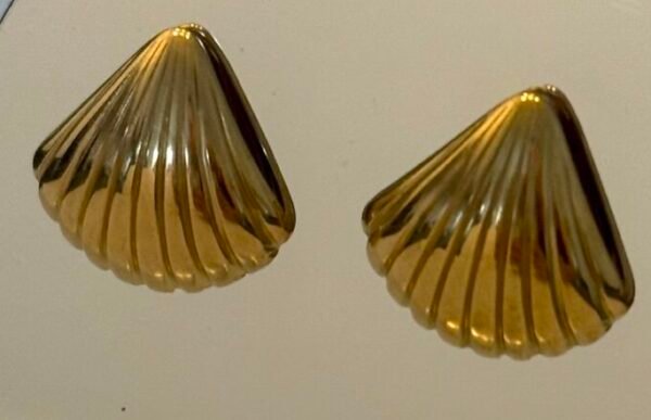 Gold Shell Earrings