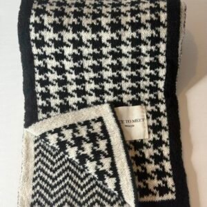 Black & White Dogtooth Scarf