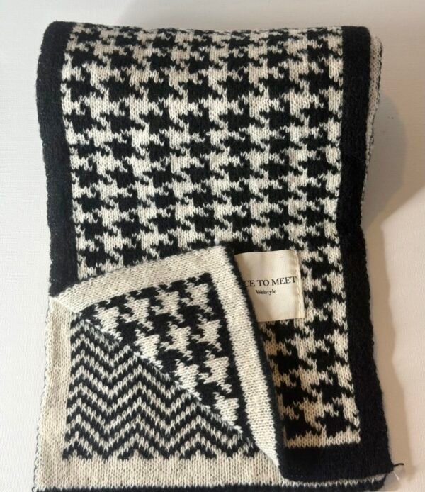 Black & White Dogtooth Scarf